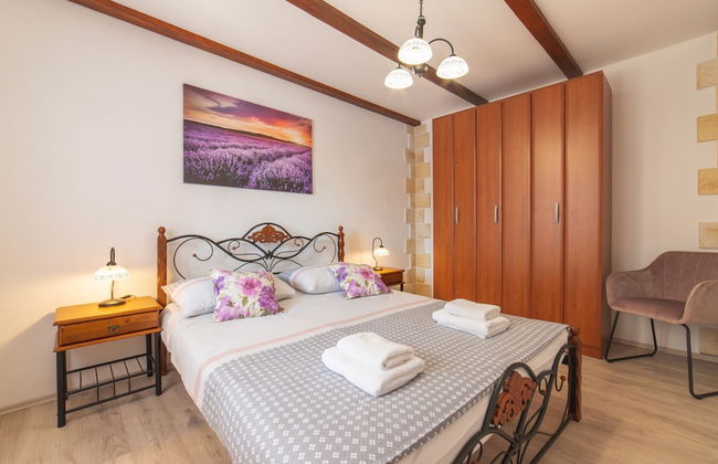 Serene Retreat Holiday Home With Pool - Foto 1