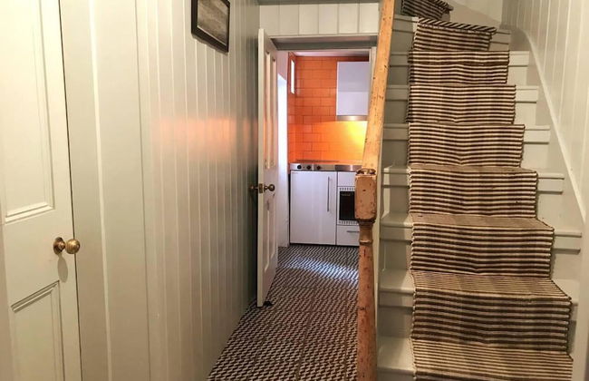 Beachfront Apartment With Woodburner & Courtyard - Photo 24