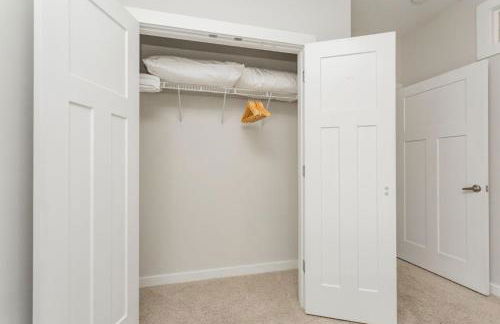 CozySuites Music Row Spacious 2BR free parking 25 - Foto 11