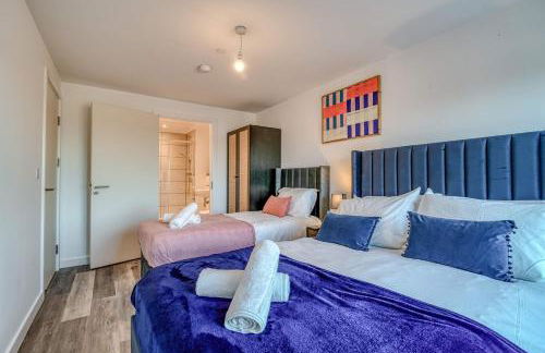 2-BR Near Salford Royal - City & Town Centre View - 1 Minute to Train & Tram Station - Sleeps 6 - Foto 49