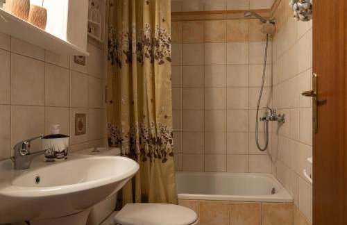 Antique Apartment - Photo 14