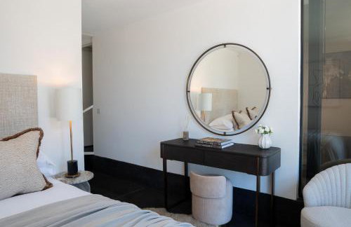 Pass the Keys Bond-villain Style Home with Panoramic Views - Foto 21