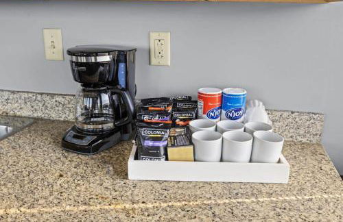 Sleek 2BR Downtown Retreat with Gym - Foto 5