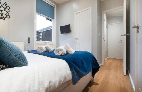 Silverdale Lodge, HotTub, Wi-FI, Quiet & Sleeps 4 - Foto 11