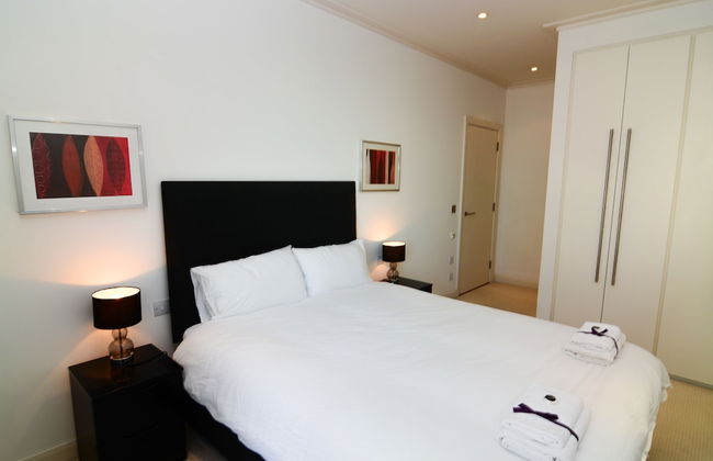 Canary Wharf - Corporate River View Apartments - Photo 11