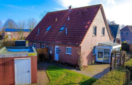 FH-Ostfrieslandtraum-mit-Wintergarten-und-eingezaeuntem-Grundstueck - Foto 1