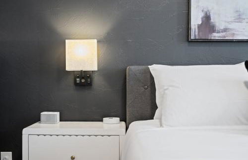 PFR Suites - Highland, 3BR 2BA Shadyside Condo, Penthouse Unit, 2 Decks, Off-Street Parking, 4th Floor Walkup - Foto 28