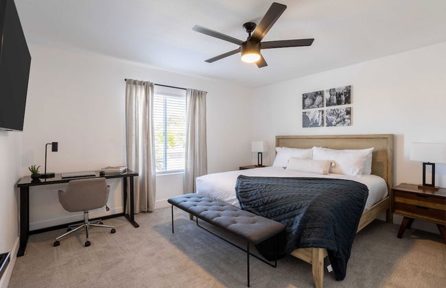 Grayhawk by Avantstay Modern Home w/ Pool, Hot Tub, Bocce, Fire Pit, Pool Table, Putt-putt & Putting Green - Foto 18