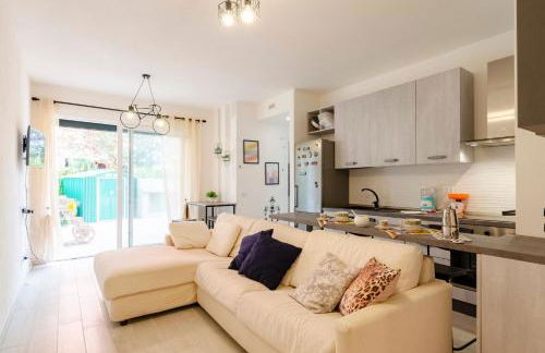 JOIVY Flat with Terrace & Parking - Foto 2