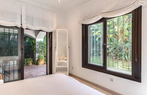 Villa in Marbella with golf views - Photo 27