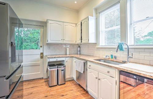 Majestic Richmond Apt with Tranquil Koi Pond! - Foto 11