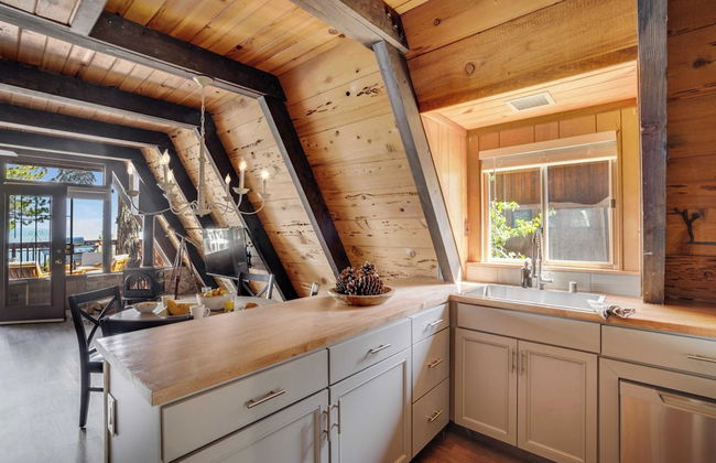 Horizon by Avantstay Stunning A-frame Cabin w/ Hot Tub, Billiards, Lake Views - Foto 15