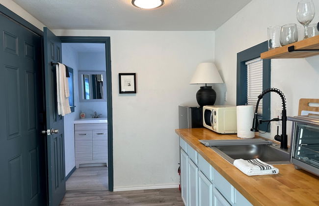 Cute Tiny House With Fenced Yard Near Plaza Dist - Photo 21