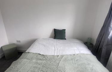 Modern 3-Bed House in Rotherham, WiFi, Garden & Free Parking - Foto 7