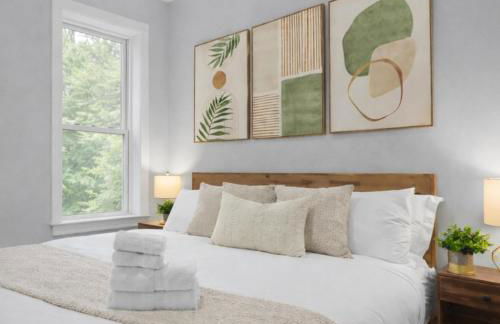 Modern Manhattan Haven Near Everything - Photo 6