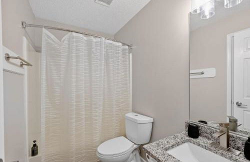 Bright Stockbridge condo with full kitchen - Foto 16