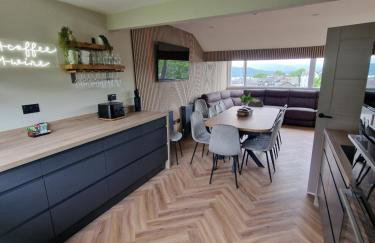 Townhouse - 6 Bed Hot Tub House - Photo 11