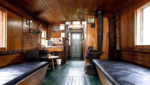 Vintage Caboose Rental in Historic Small Town near Springfield, Massachusetts - Foto 3