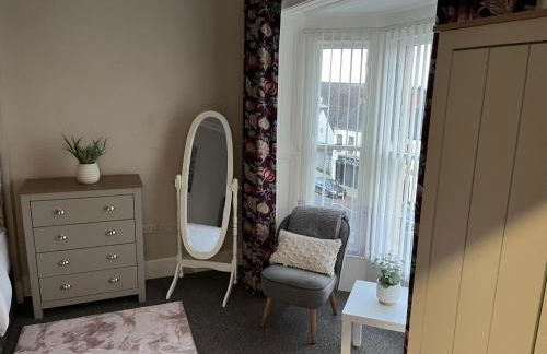 2 Bed Flat - Sleeps 4 Antrim town centre - Foto 12