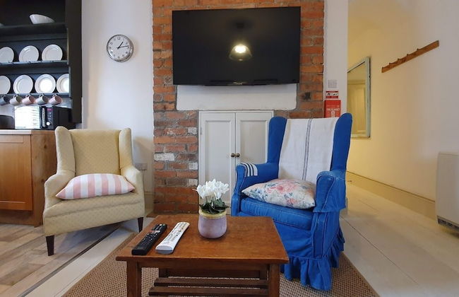 Stylish Town Centre Apartments - Photo 31