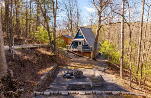 Bluebird Cabin - Cozy A-Frame Retreat - Photo 24