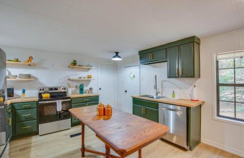 Lakefront Frankston Cabin with Dock and Fire Pit! - Foto 8