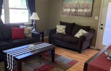 Quiet home three bedroom home in peaceful neighborhood - Foto 2