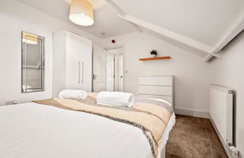 Huge Duplex in Great Location - Foto 26