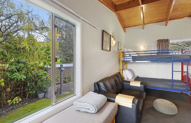 Lakeview Escape with spa - sauna - patio - Photo 30