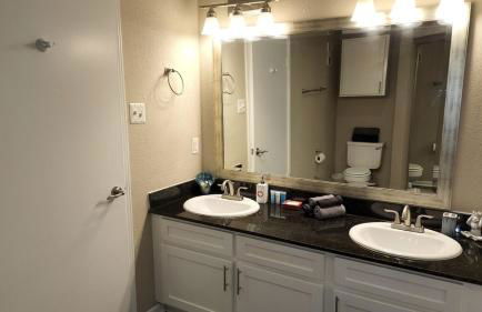 Med Center Charm 2br Haven - Photo 17
