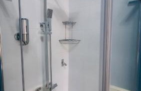 Paget Cottage a cosy and comfy 2 bedroom cottage with parking to the rear and a short drive from Cannock town centre - Foto 15