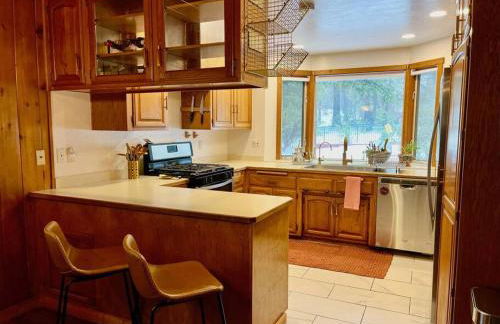 Serene and Magical Cabin w/Barrel Sauna and Fireplace - Foto 23