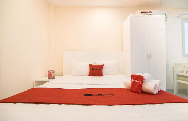 RedDoorz Plus near Tan Dinh Market 2 - Photo 29