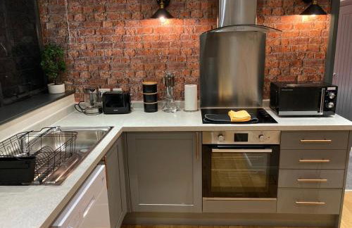 Central Sheffield 3BED 3BATH IV Pent-Apartment - Photo 21