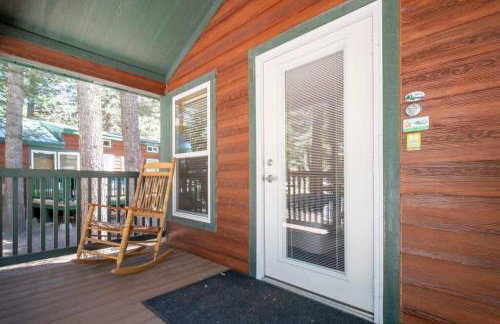 The Twilight Cabin #4 at Blue Spruce RV Park & Cabins - Foto 4