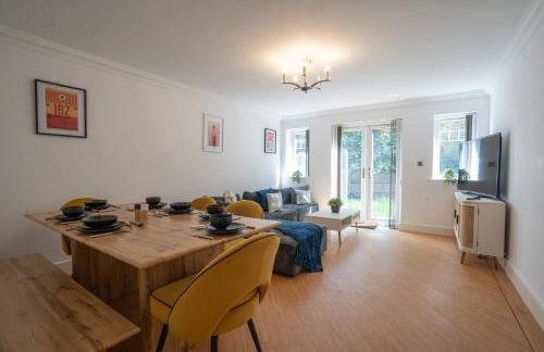 Emirates House, Luxe 5 Bed, with King sized Beds, next to Aiport & NEC, JLR 5 mins - Foto 7