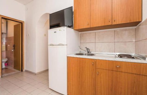 Beautiful Apartment In Dinjiska - Foto 13