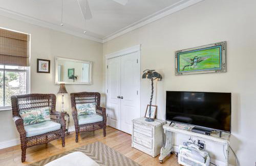 Lovely Carrabelle Home with Lake Views and Pool Access - Foto 17