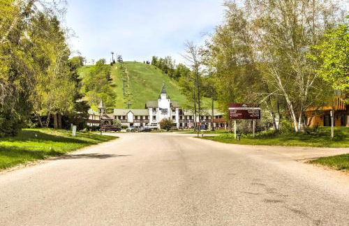 Condo on First Green with Deck at Schuss Mountain! - Foto 27