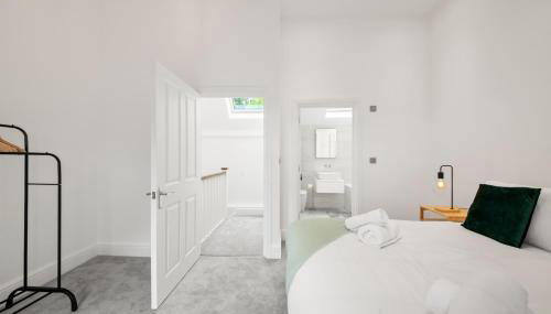 3 Bed House near Purley, by ARP Homes, Free Parking, Ideal for Long Stays & Insurance Bookings - Foto 3, towels