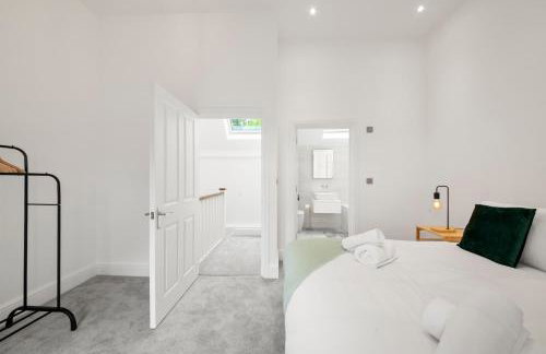 3 Bed House near Purley, by ARP Homes, Free Parking, Ideal for Long Stays & Insurance Bookings - Foto 3