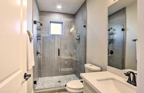 Stunning Laguna Vista Retreat with Pool and Grill - Foto 14