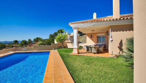 Luxurius Villa with private pool - Photo 4