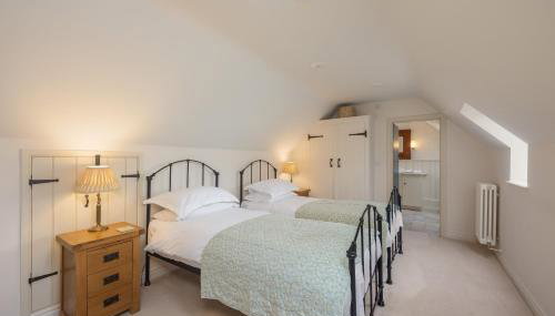 The Coach House at Noelles Cottages - Foto 5, wardrobe