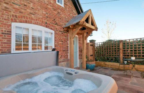 The Annexe with Hot Tub - Foto 2