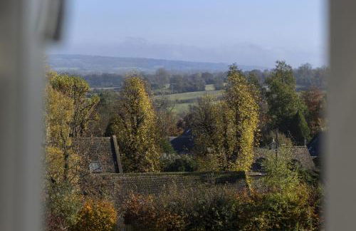 Longborough House - Photo 22