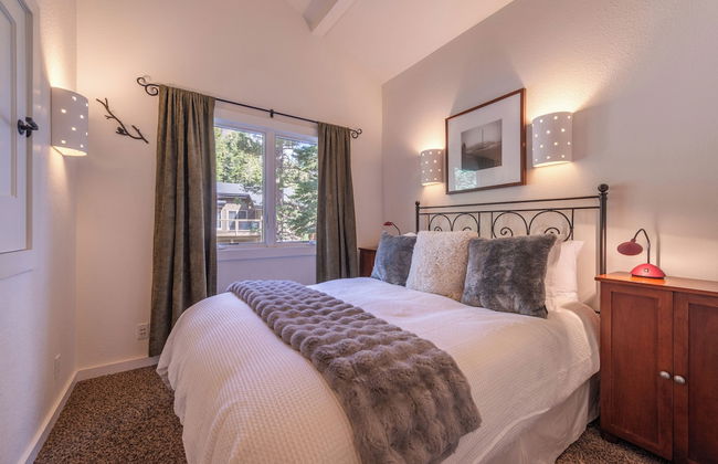 3BR Home in Alpine Meadows for 8 - Photo 9