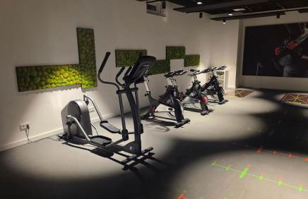 Business suite with skyline view with parking space - Foto 11