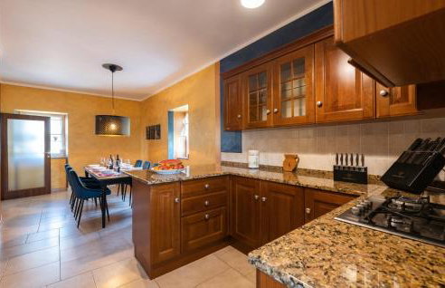 Awesome Home In Sumber - Foto 32