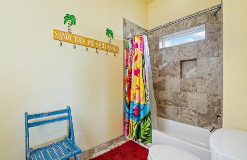 BEACHFRONT with DECK Hot Tub and View and Cargo Lift Sleeps 14 - Foto 37